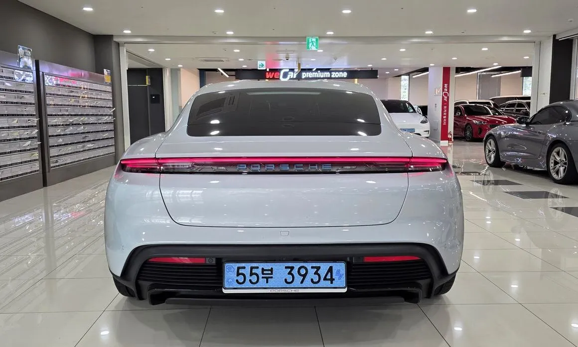 Porsche Taycan 2026 из KR, фото 2