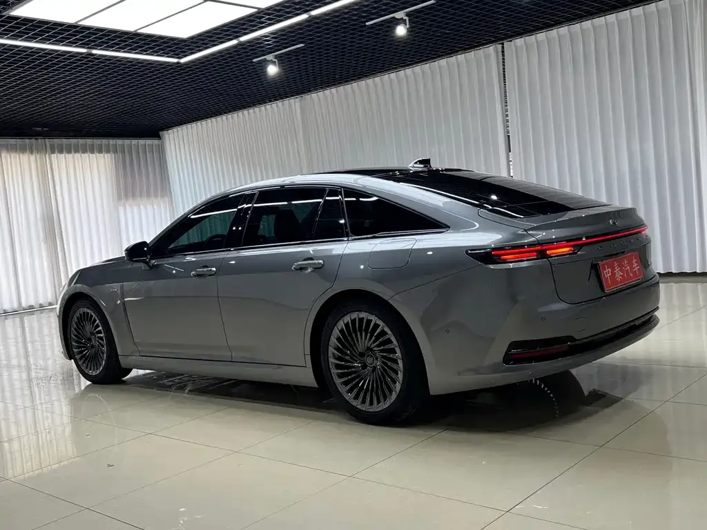 Toyota Crown (Import) 2026 из CN, фото 3