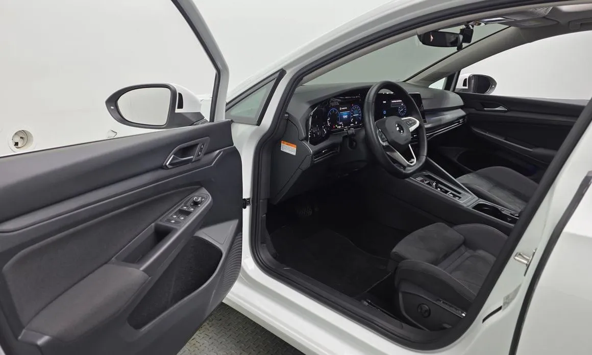 Volkswagen Golf 2022 из KR, фото 8