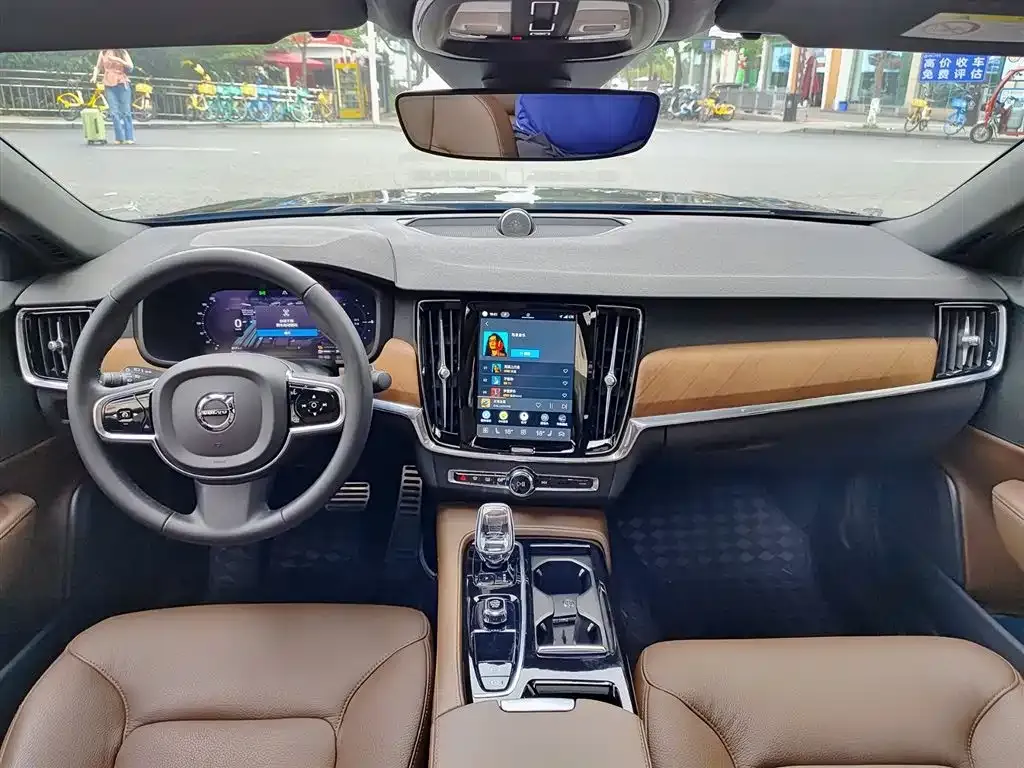 Volvo S90 PHEV 2023 из CN, фото 2