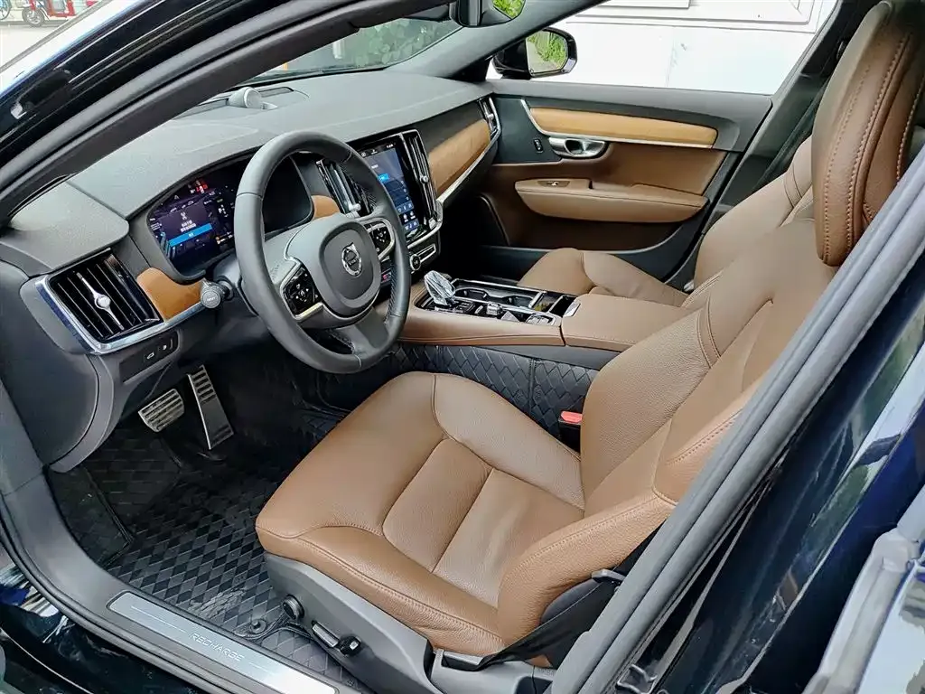 Volvo S90 PHEV 2023 из CN, фото 9