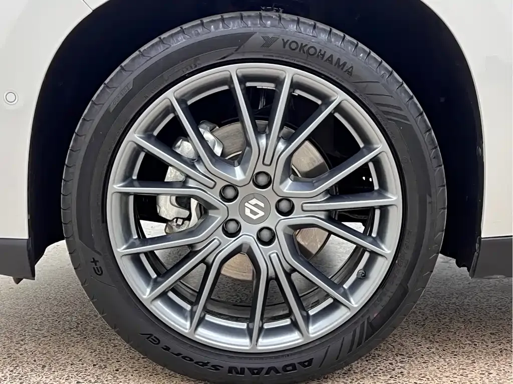 Leapmotor C10 — фото 10