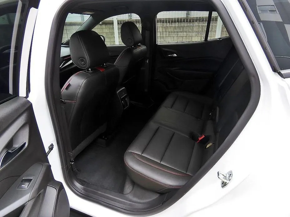 Chevrolet (GM Daewoo) Trax 2024 из KR, фото 3