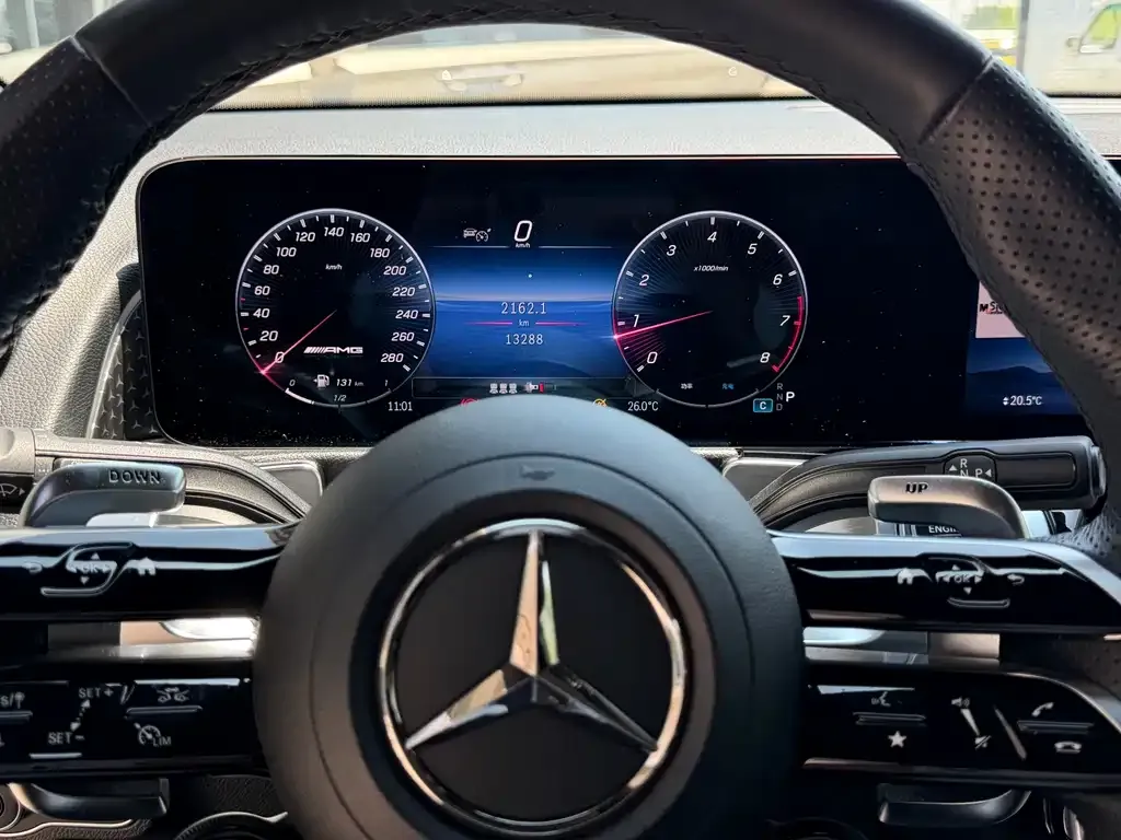 Mercedes-Benz GLB AMG — фото 6