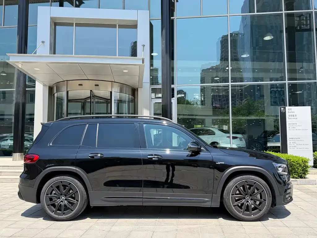 Mercedes-Benz GLB AMG — фото 7