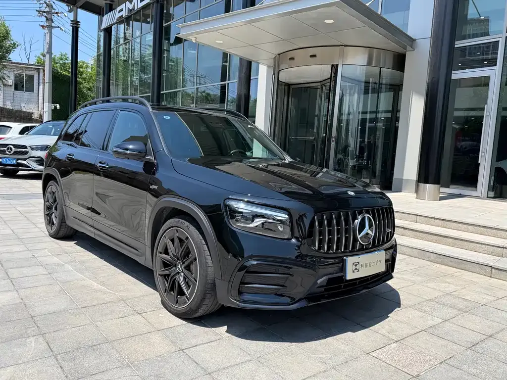 Mercedes-Benz GLB AMG — фото 10