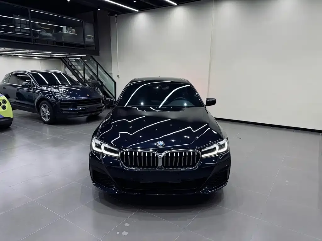 BMW 5 Series — фото 3