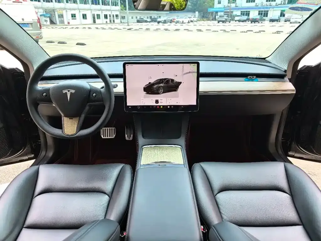 Tesla Model 3 — фото 6