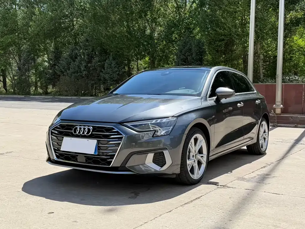 Audi A3 — фото 1