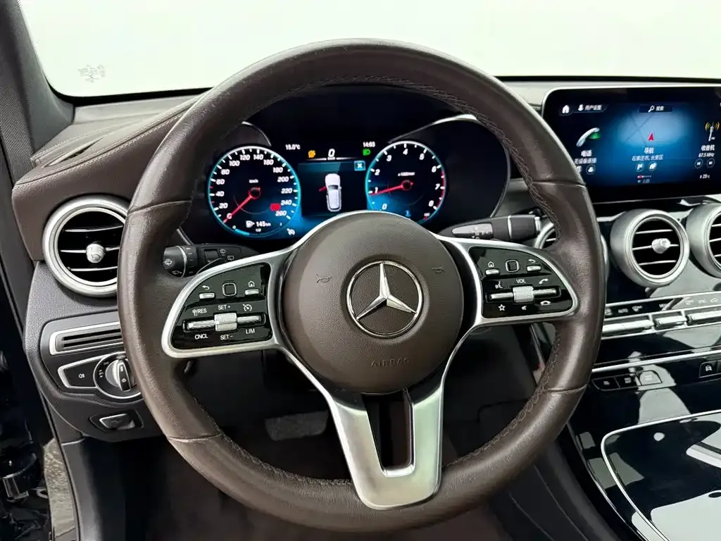 Mercedes-Benz GLC — фото 9
