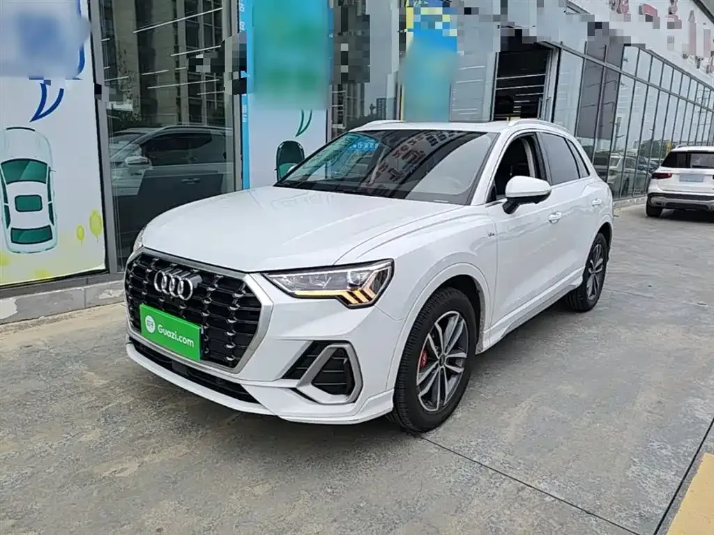 Audi Q3 — фото 1