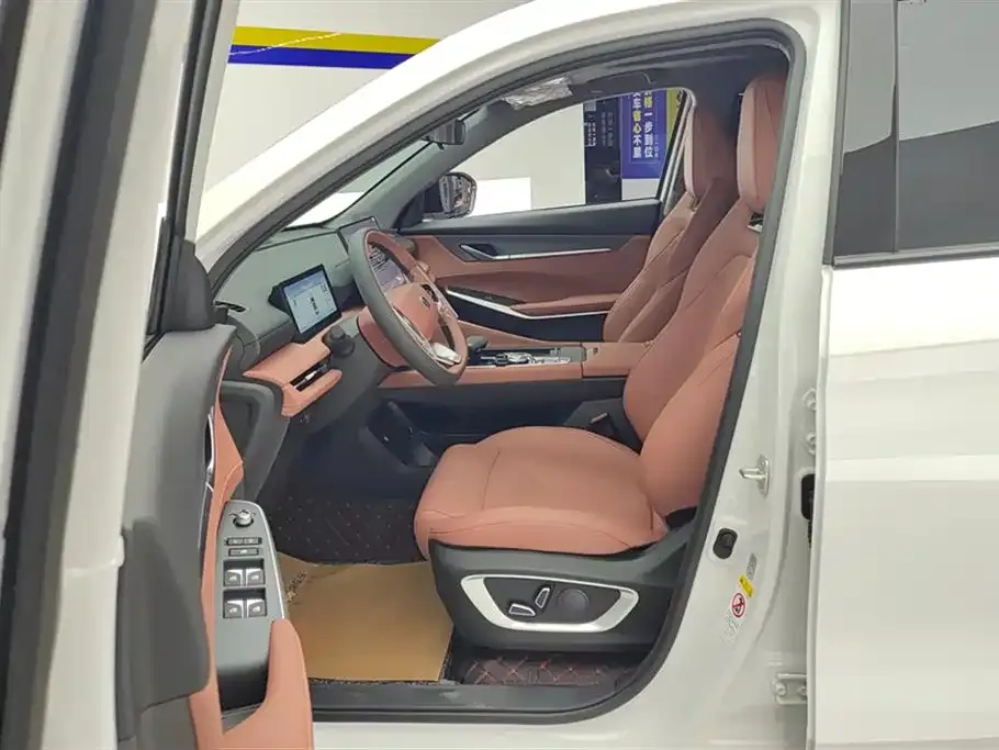 Changan CS75PLUS — фото 3