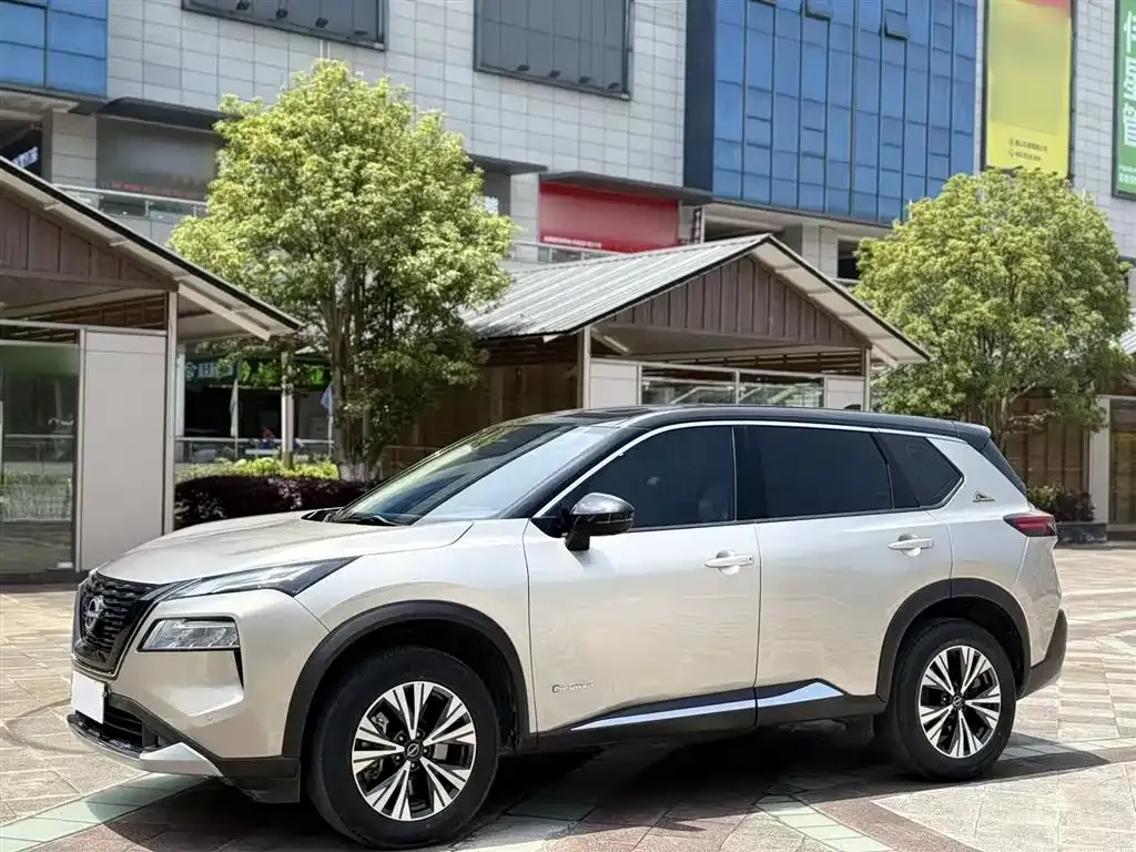 Nissan X-Trail — фото 1