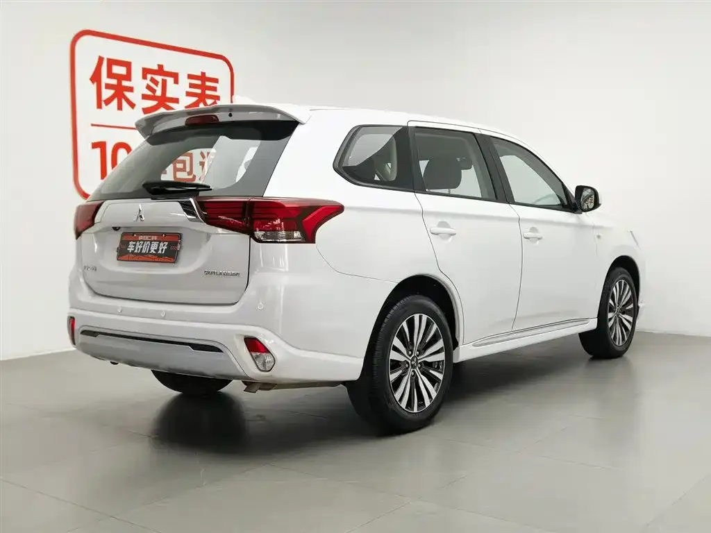 Mitsubishi Outlander 2022 из CN, фото 5