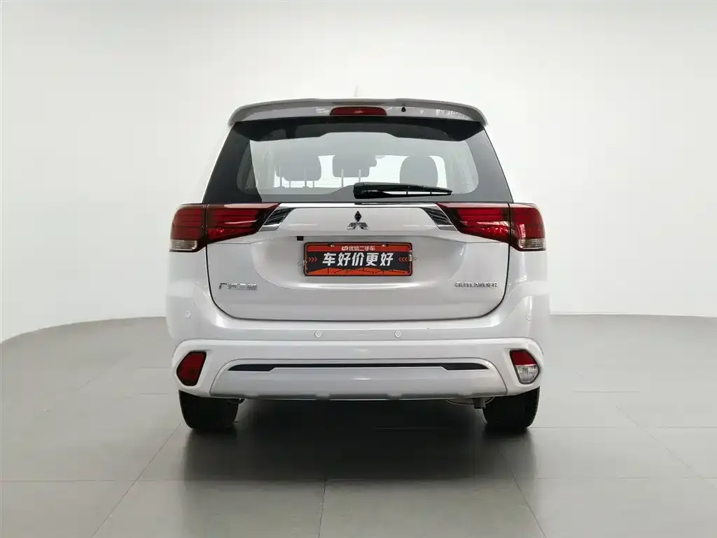 Mitsubishi Outlander 2022 из CN, фото 2