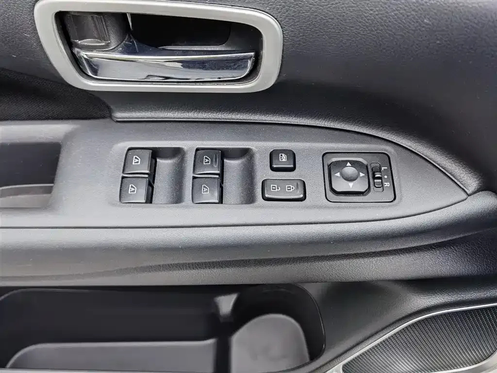 Mitsubishi Outlander 2022 из CN, фото 10