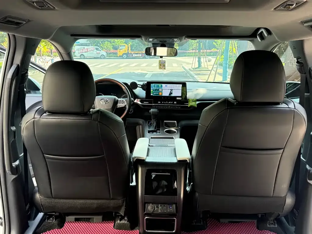 Toyota Granvia — фото 5