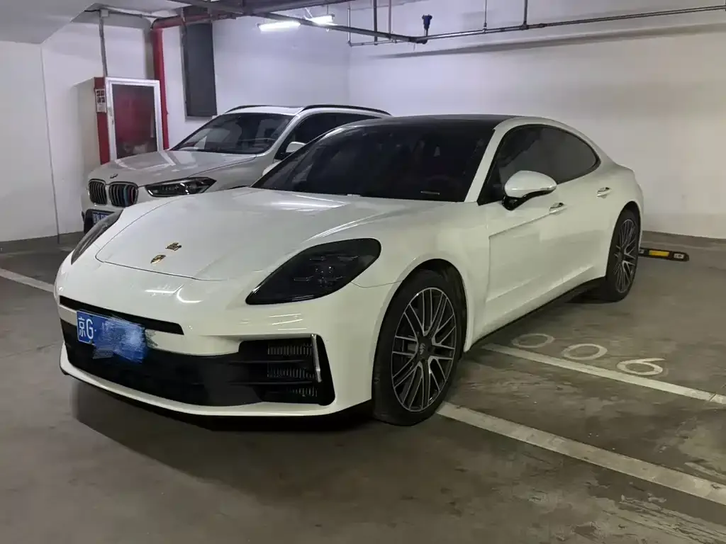 Porsche Panamera — фото 1