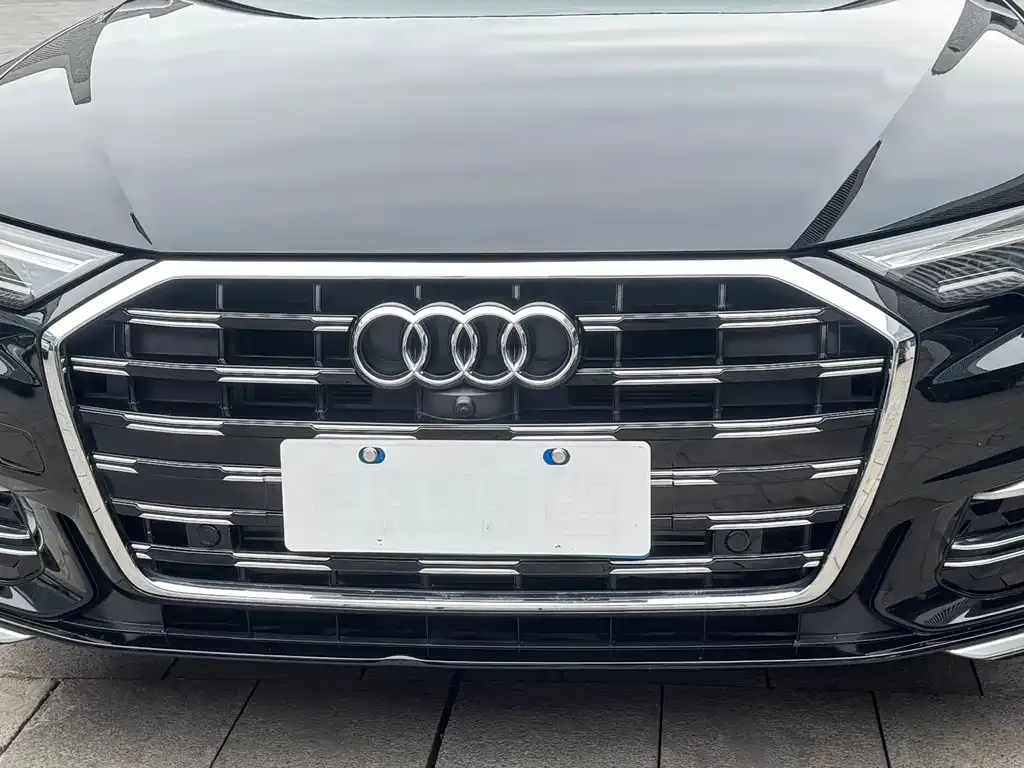 Audi A6L — фото 2