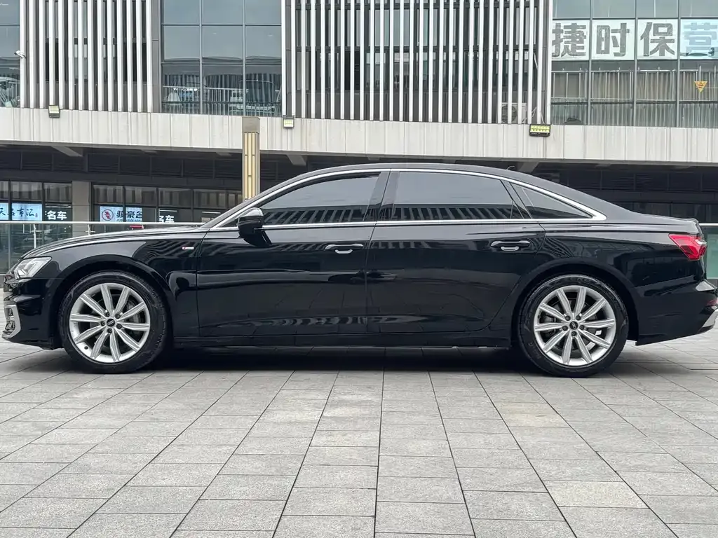 Audi A6L — фото 5