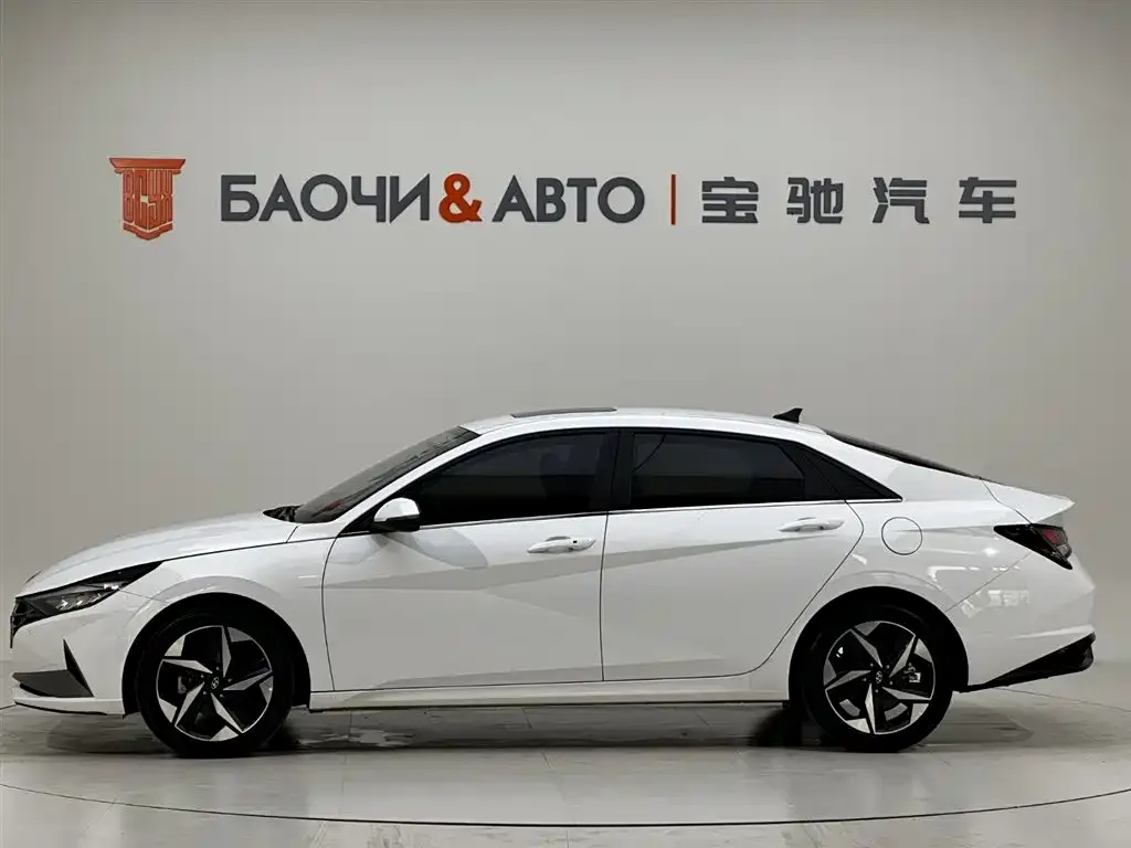 Hyundai Elantra — фото 9
