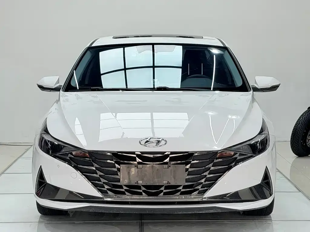 Hyundai Elantra — фото 6