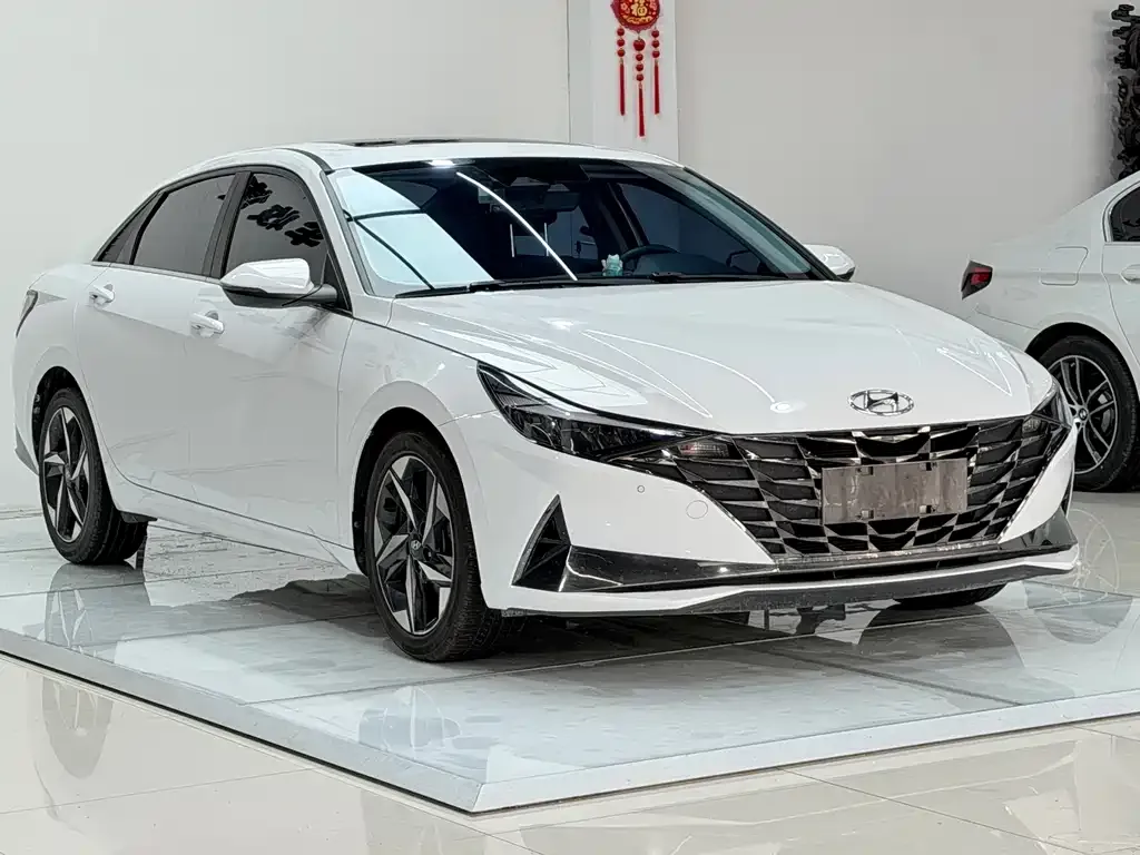 Hyundai Elantra — фото 9
