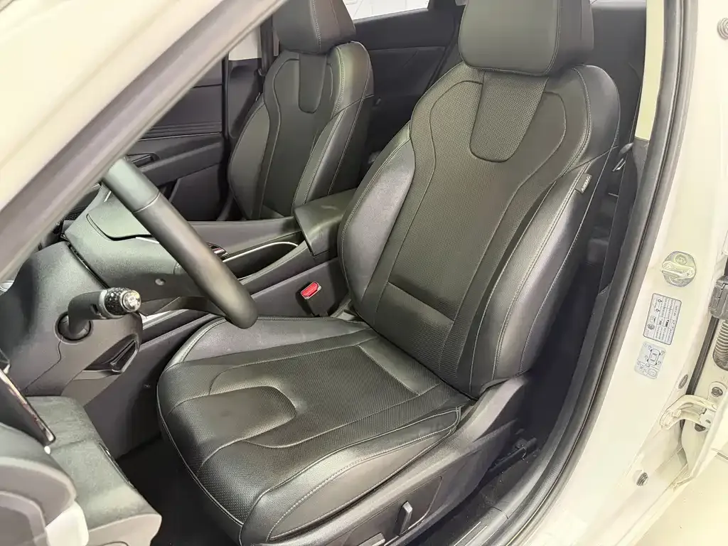 Hyundai Elantra — фото 10