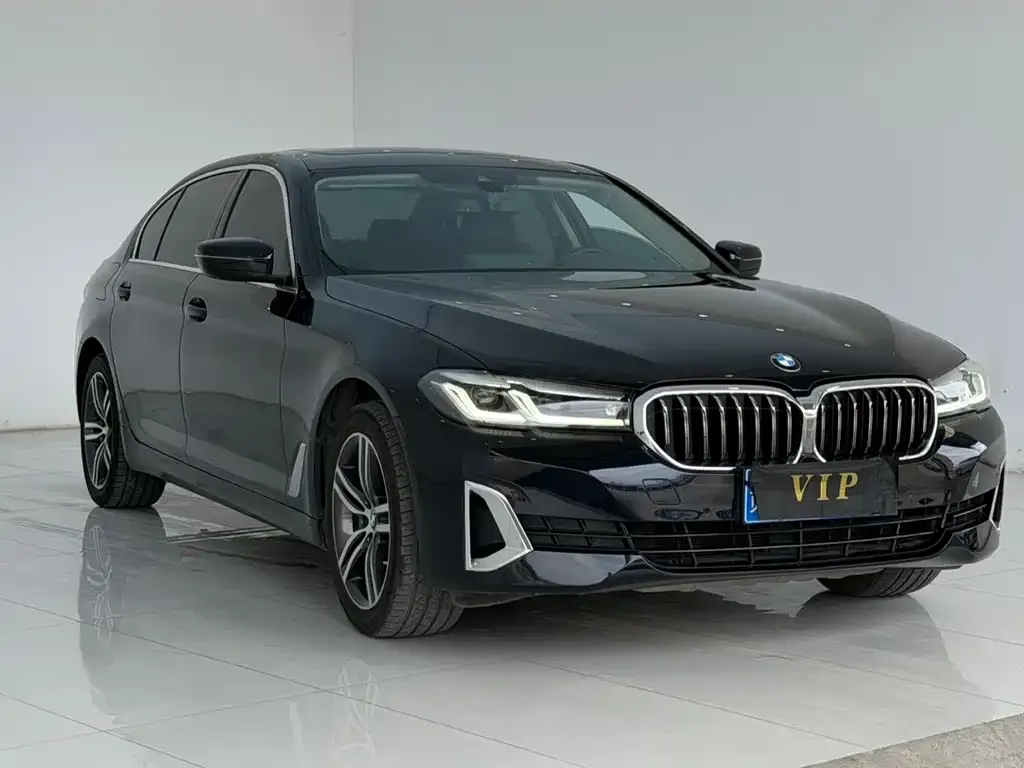 BMW 5 Series — фото 1