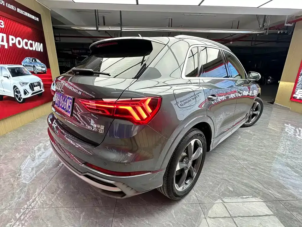 Audi Q3 — фото 10