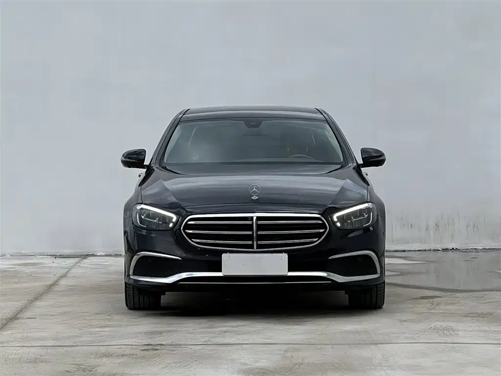 Mercedes-Benz E-Class — фото 2