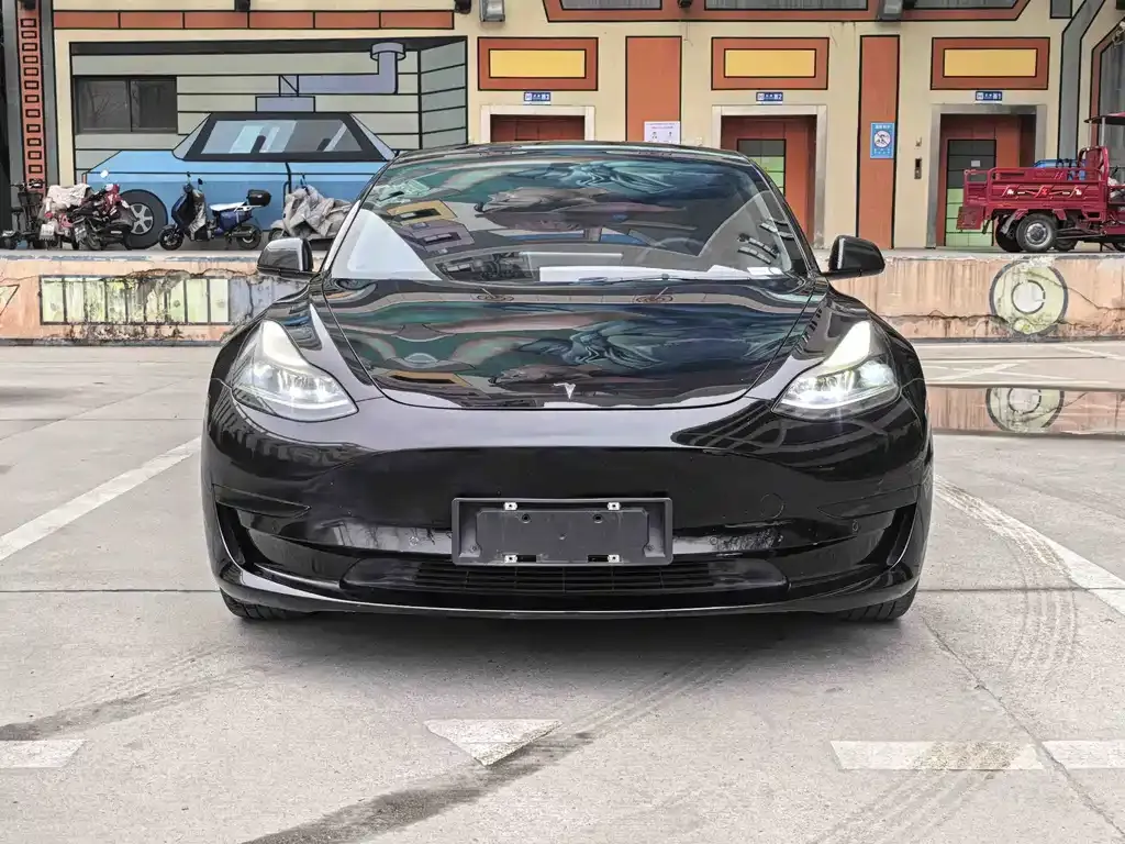Tesla Model 3 — фото 5