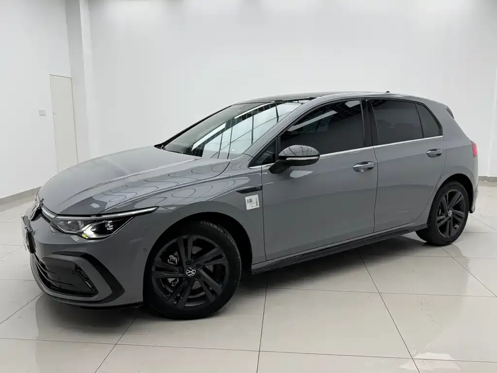 Volkswagen Golf — фото 1
