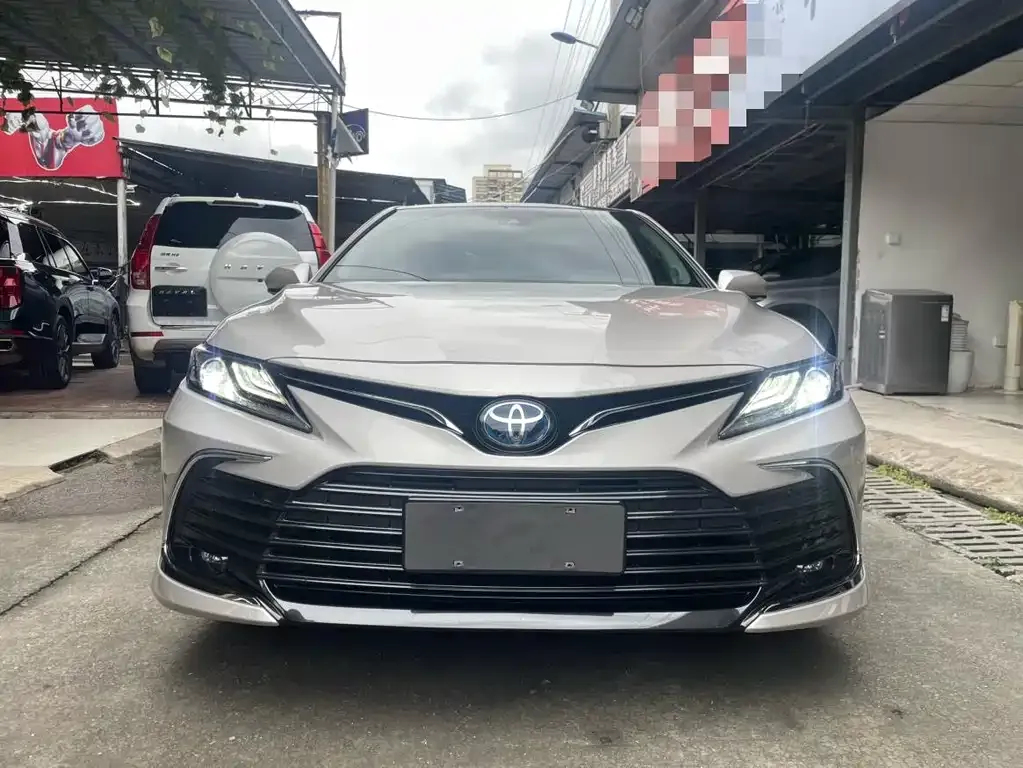 Toyota Camry — фото 6