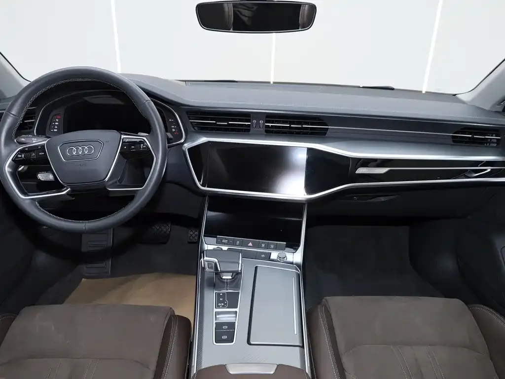 Audi A7L — фото 9