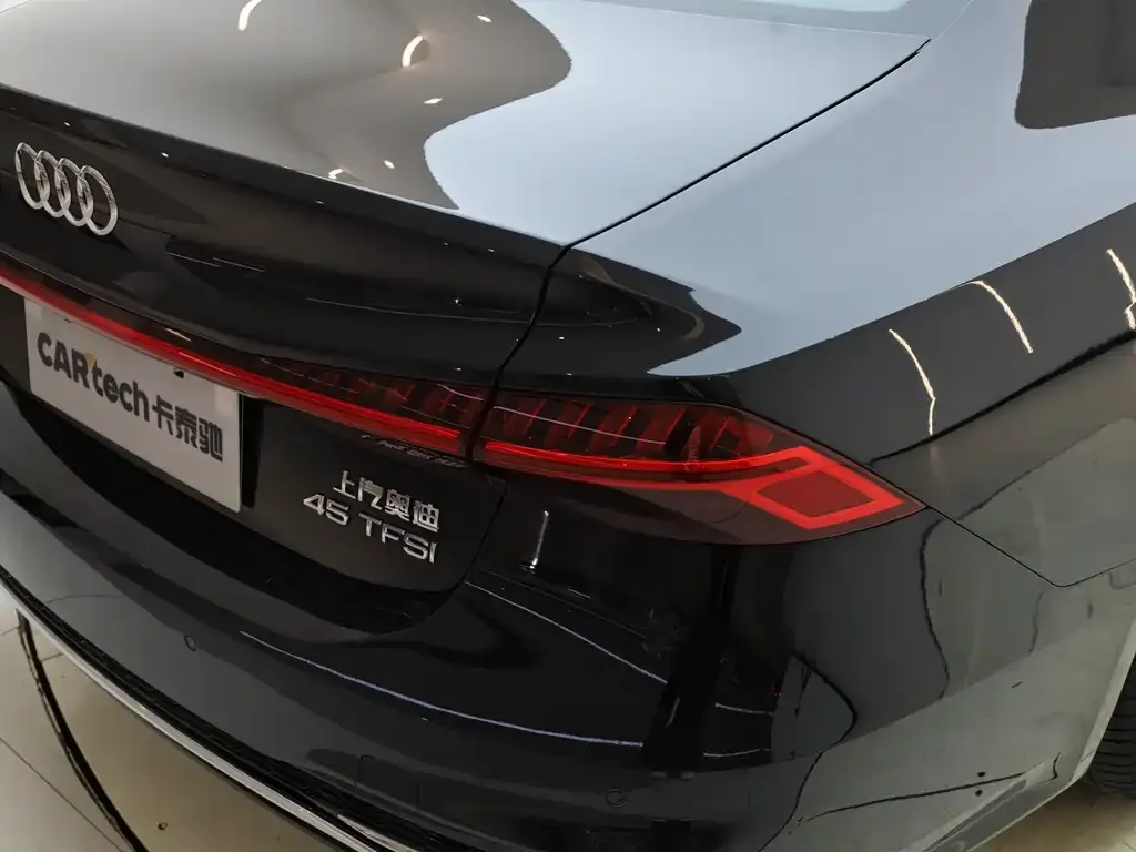 Audi A7L — фото 6
