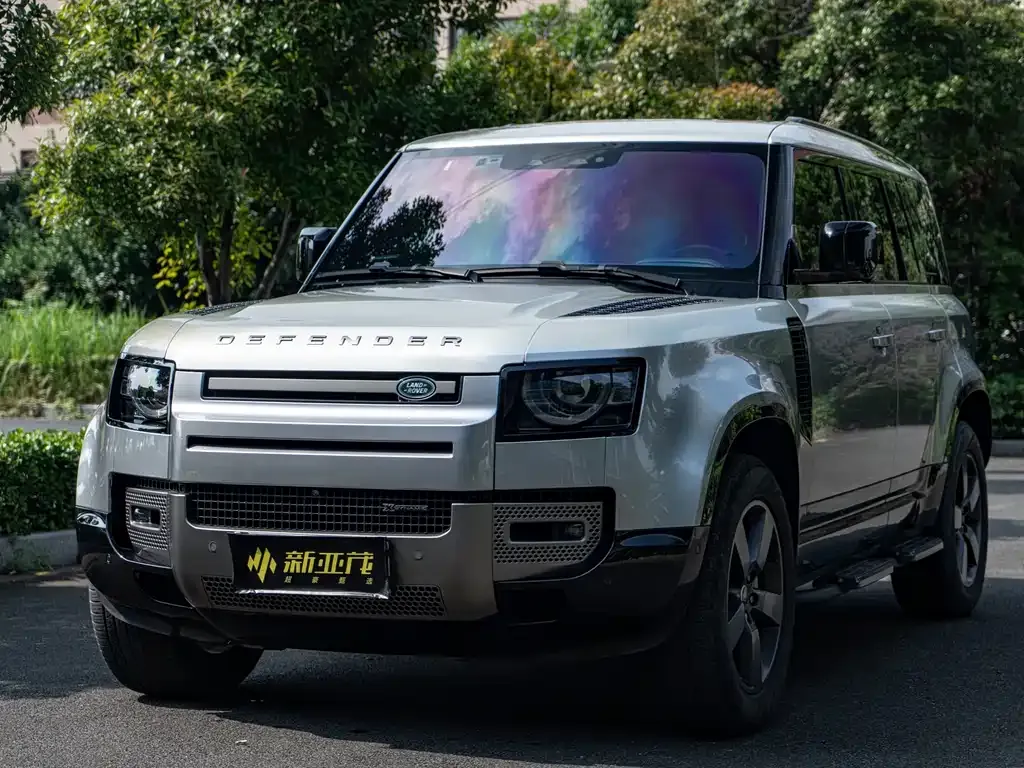 Land Rover Defender — фото 1