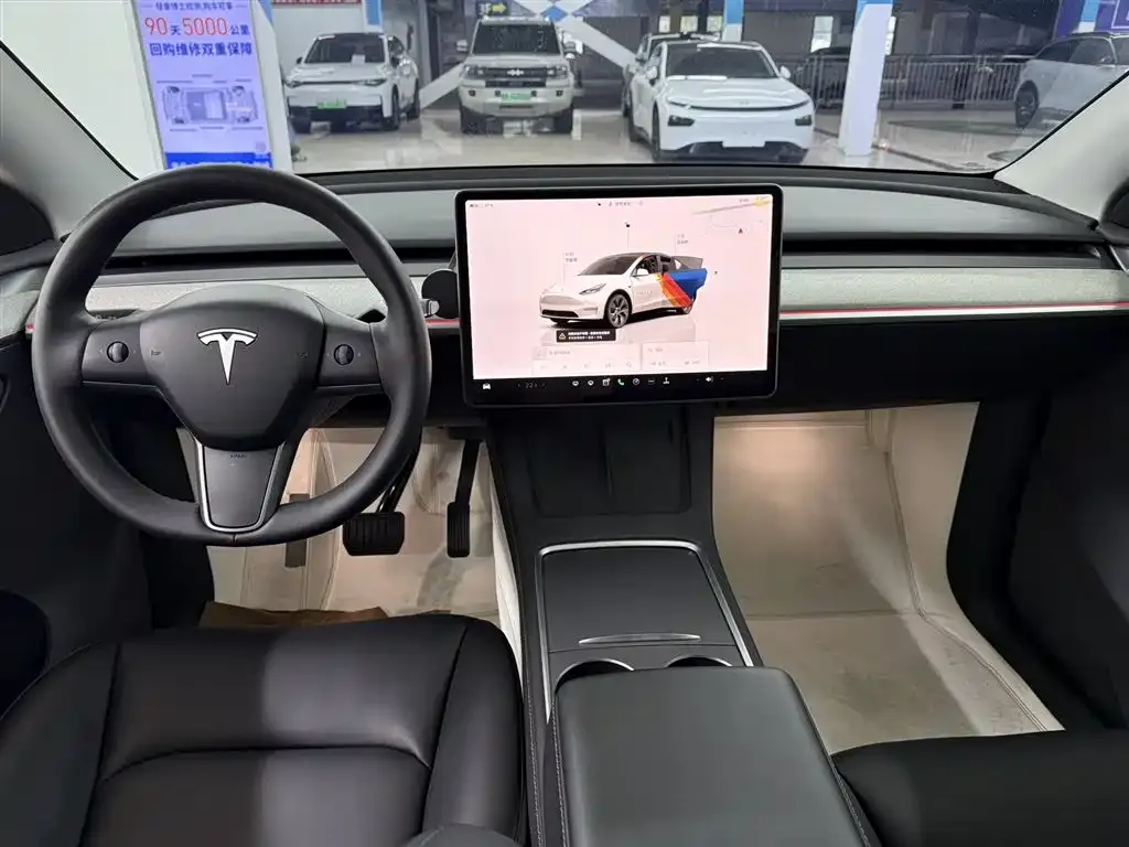 Tesla Model Y — фото 4