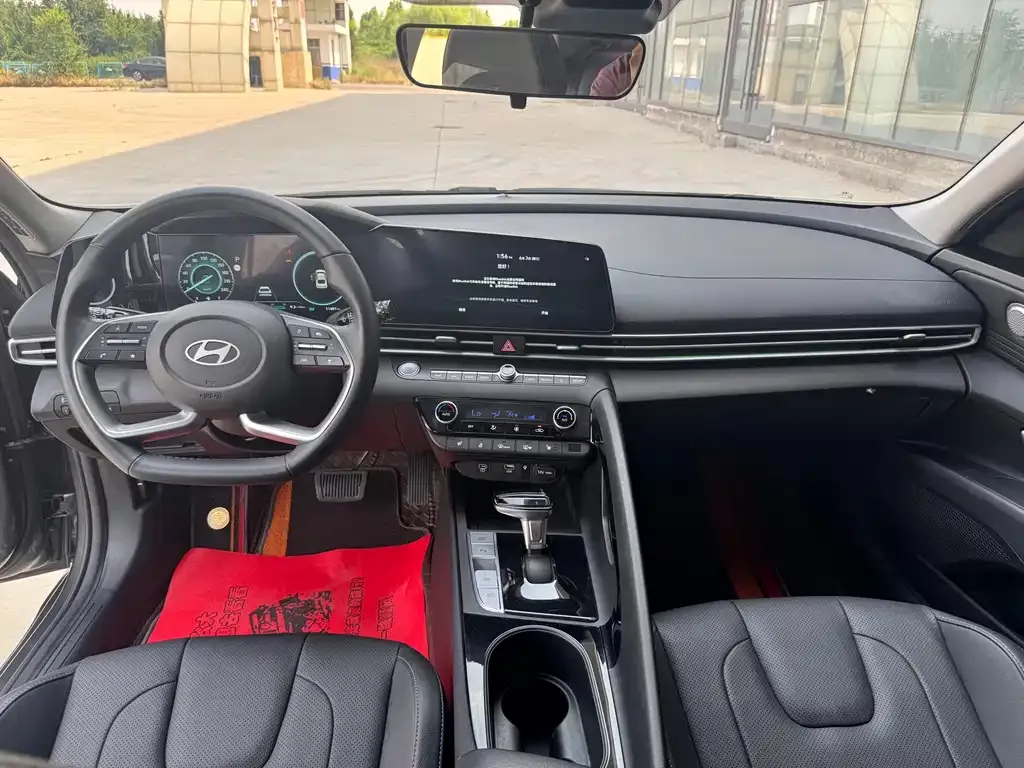 Hyundai Elantra — фото 4