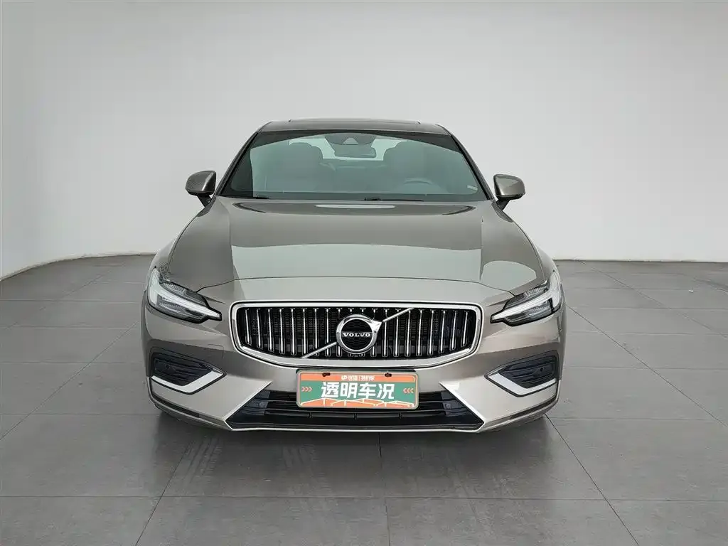 Volvo S60 2022 из CN, фото 2