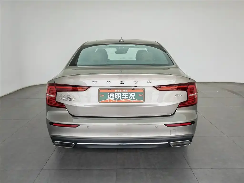 Volvo S60 2022 из CN, фото 3