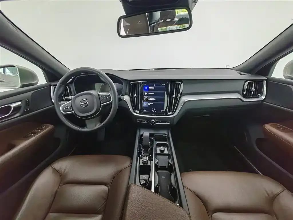 Volvo S60 2022 из CN, фото 4