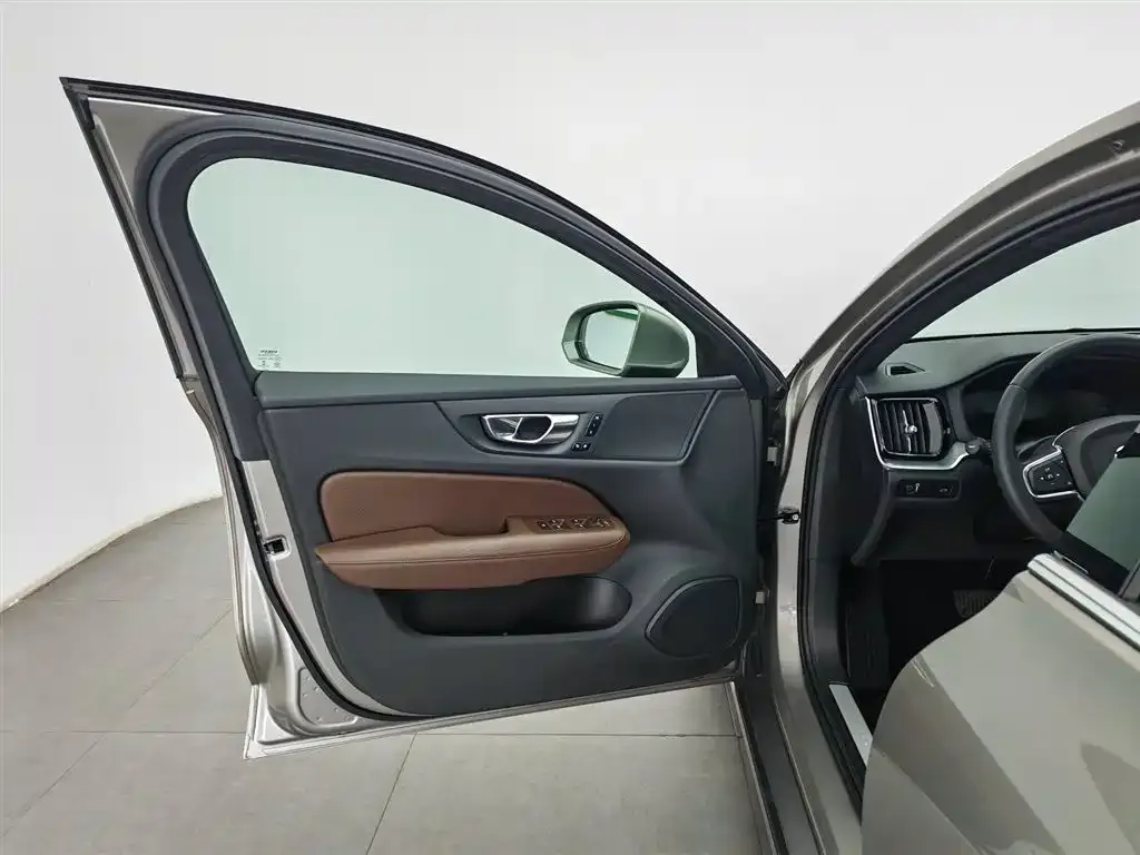 Volvo S60 2022 из CN, фото 5
