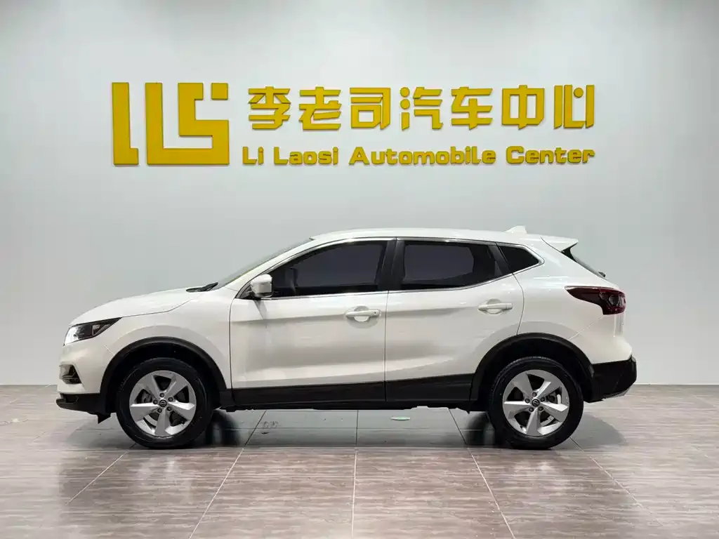 Nissan Qashqai — фото 10