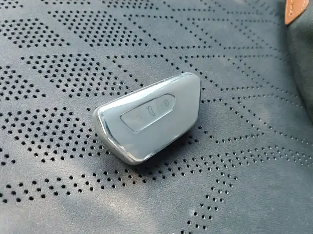 Volkswagen ID.4 X 2024 из CN, фото 8