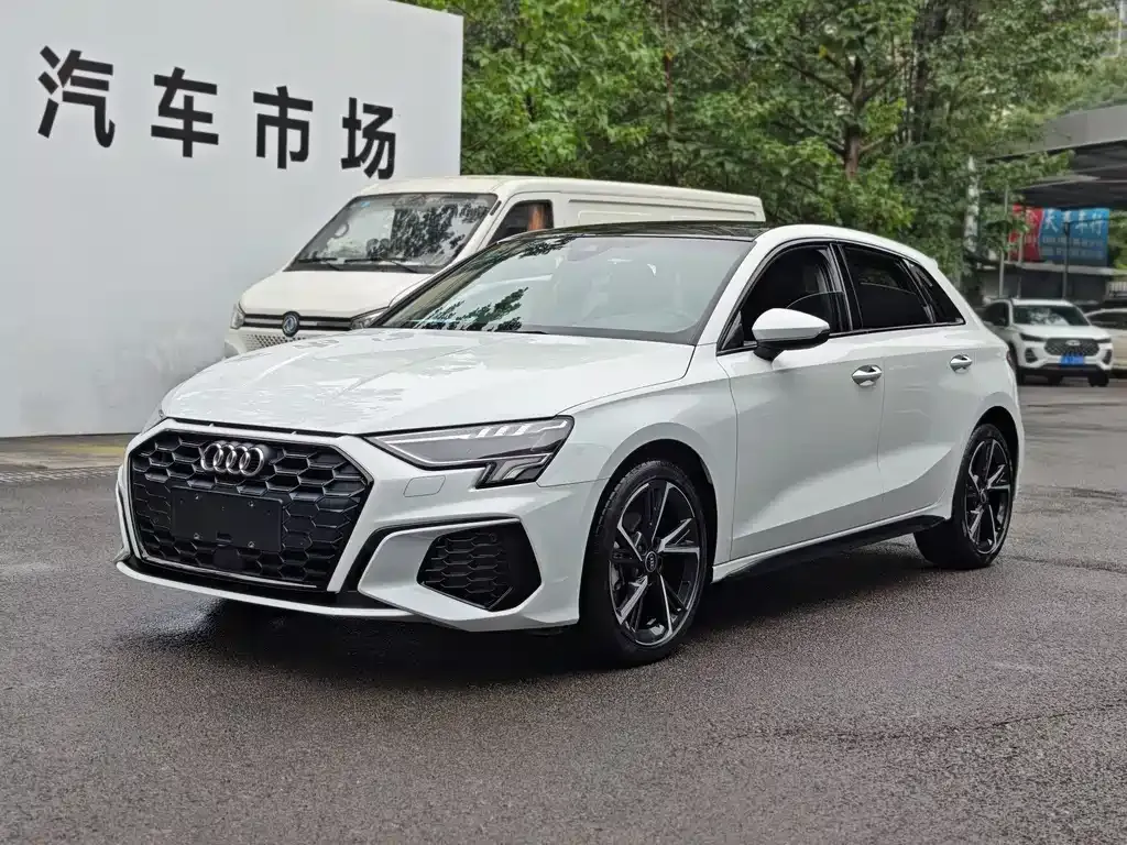 Audi A3 — фото 1