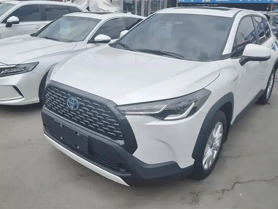 Toyota Corolla Cross — фото 1