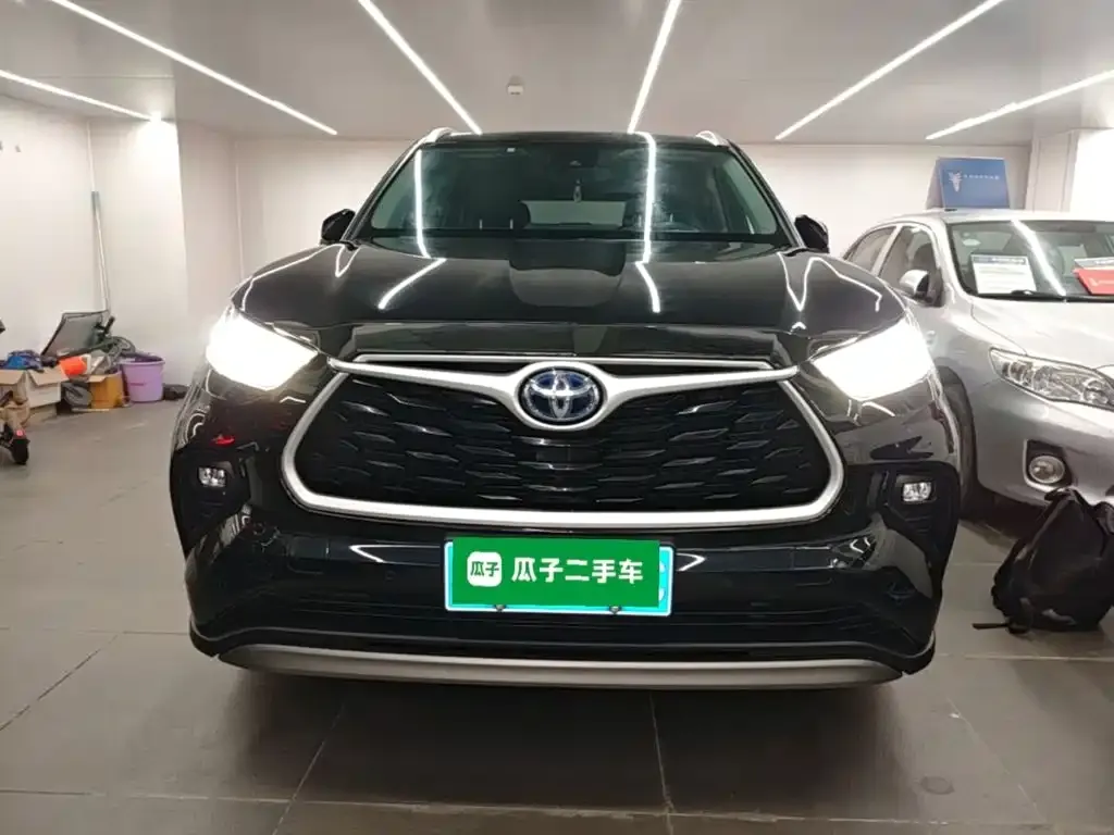 Toyota Highlander — фото 8