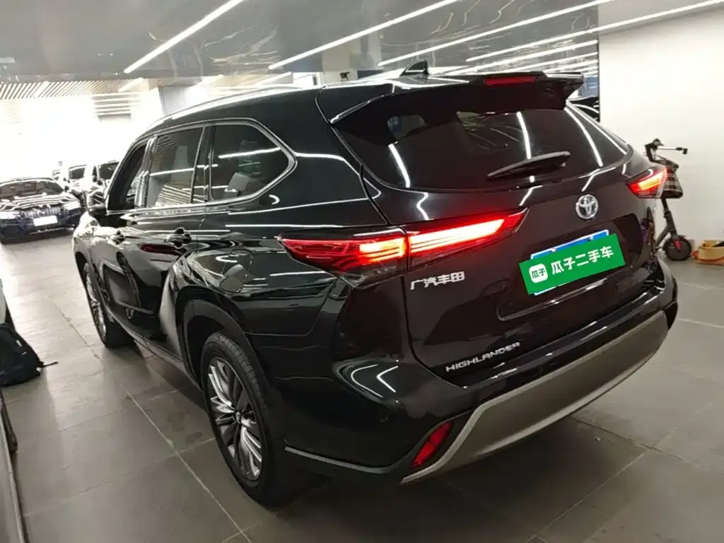 Toyota Highlander — фото 5