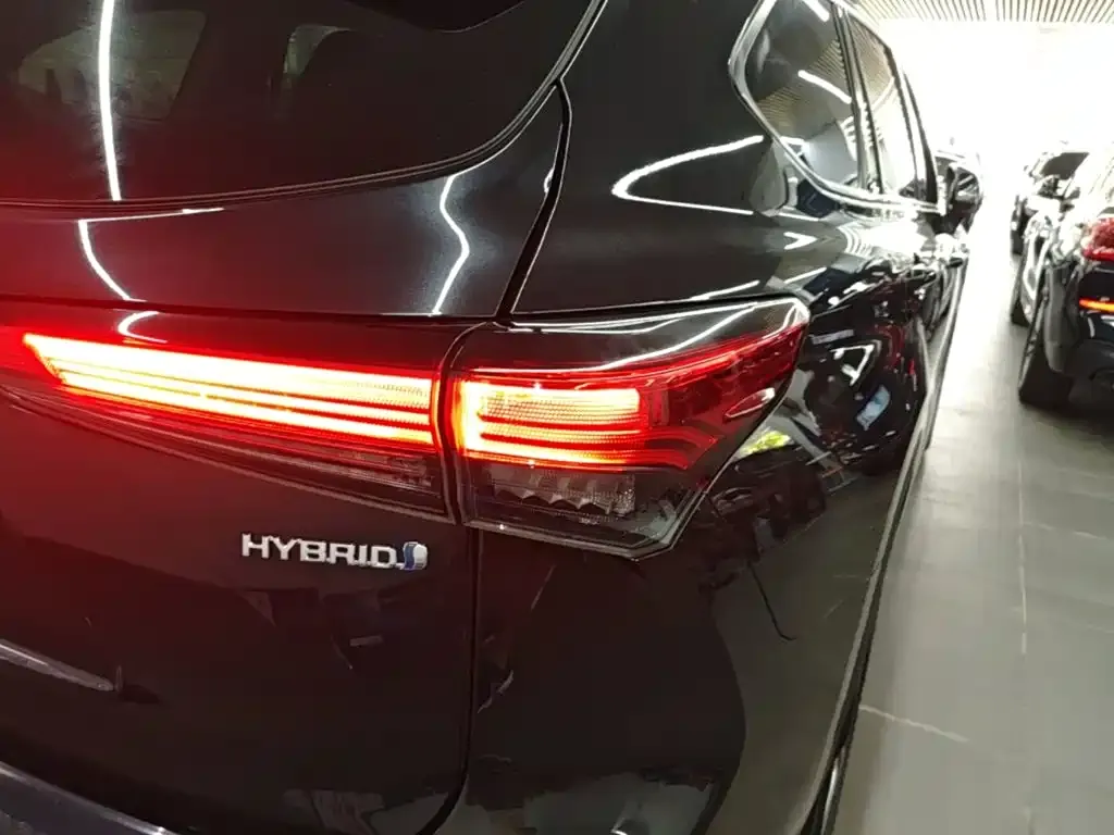 Toyota Highlander — фото 4